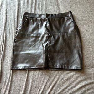 WINDSOR LEATHER MINI SKIRT